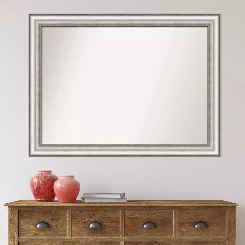 Specchio da parete 43"x32", cornice argento spazzolato con motivo a puntini in rilievo