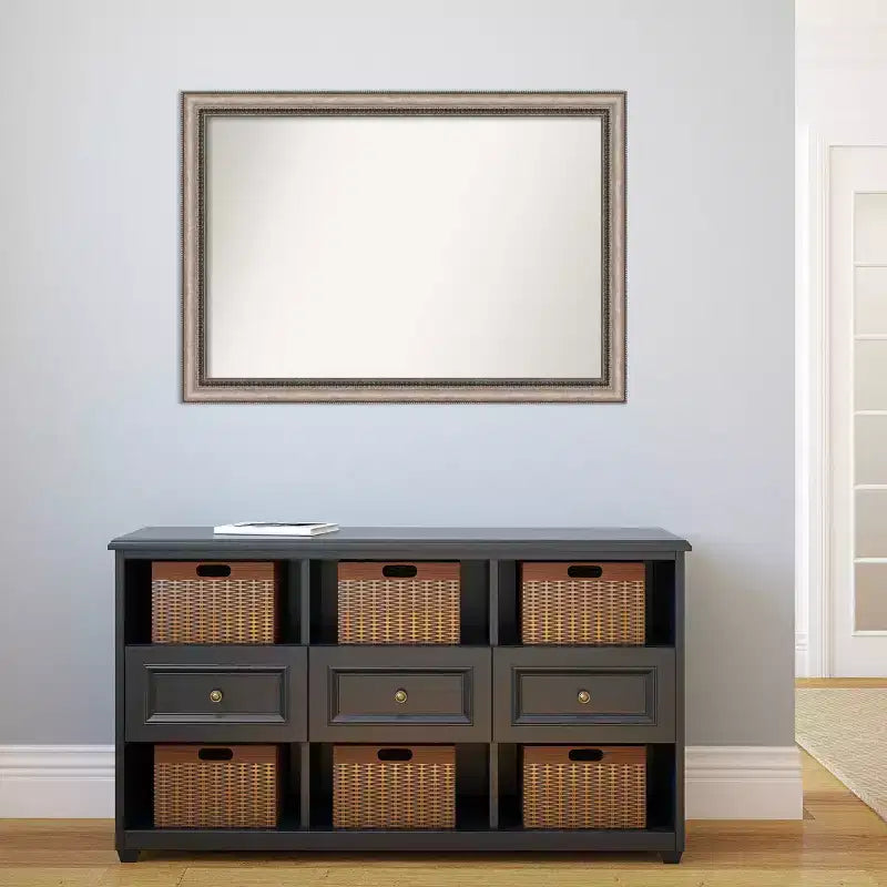 Specchio da parete decorato 40"x28", cornice argentata con bordo perlinato e finitura bronzo