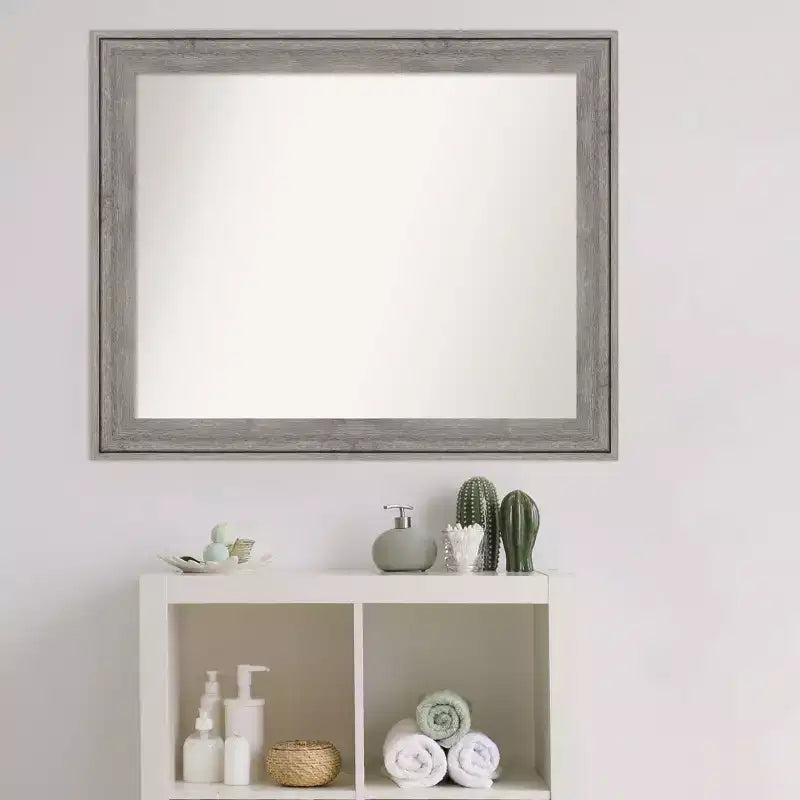 Specchio da parete per bagno 33"x27", cornice in legno anticato grigio con bordi rialzati