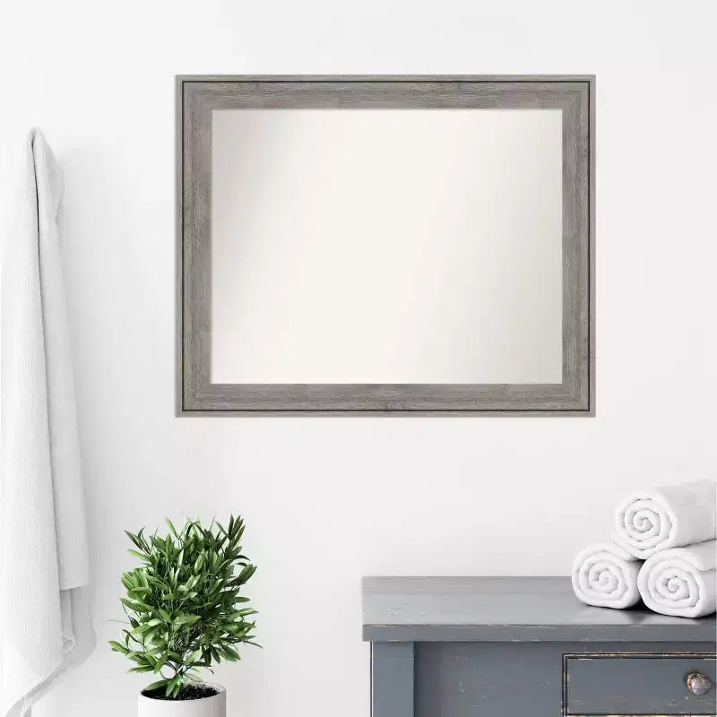 Specchio da parete per bagno 33"x27", cornice in legno anticato grigio con bordi rialzati