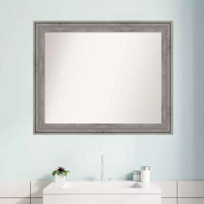 Specchio da parete per bagno 33"x27", cornice in legno anticato grigio con bordi rialzati