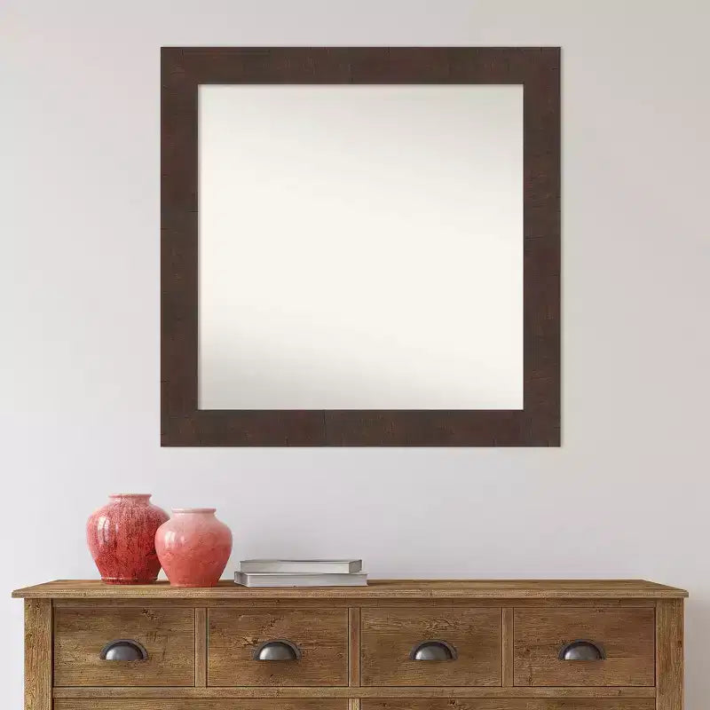 Specchio quadrato da parete per bagno 80x80 cm, cornice in legno noce scuro con venature effetto invecchiato