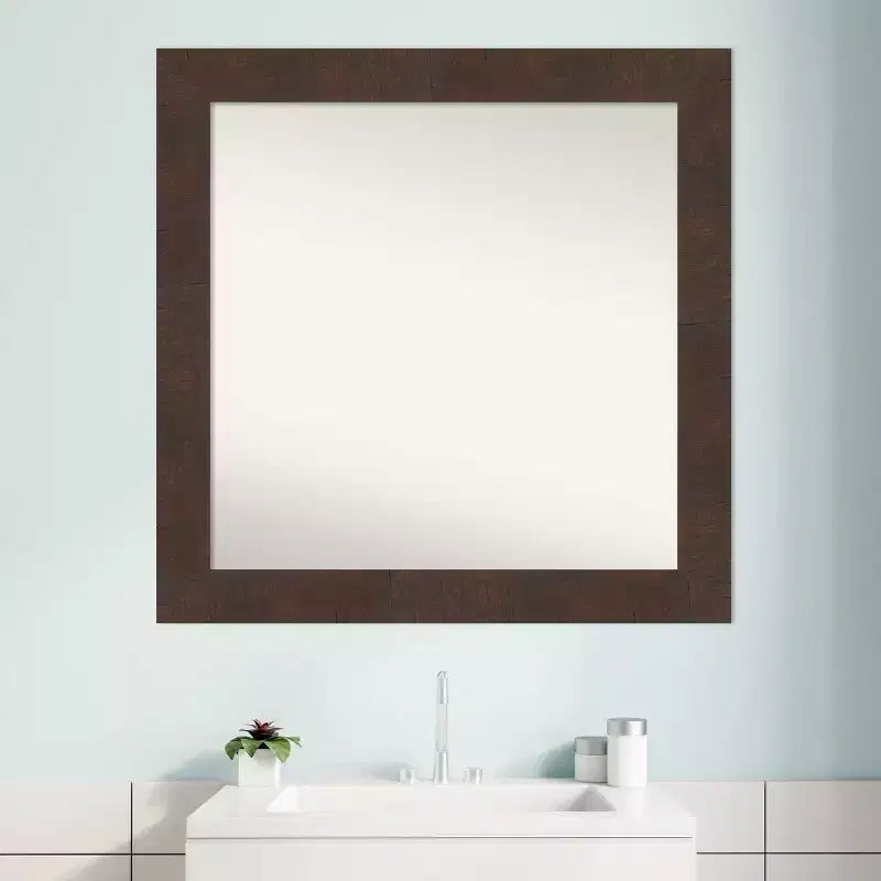 Specchio quadrato da parete per bagno 80x80 cm, cornice in legno noce scuro con venature effetto invecchiato
