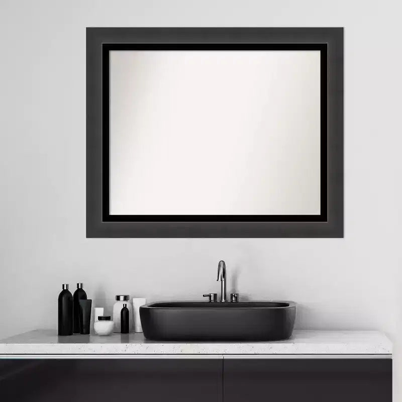 Specchio da bagno 33"x27", cornice nera opaca con bordo interno nero lucido