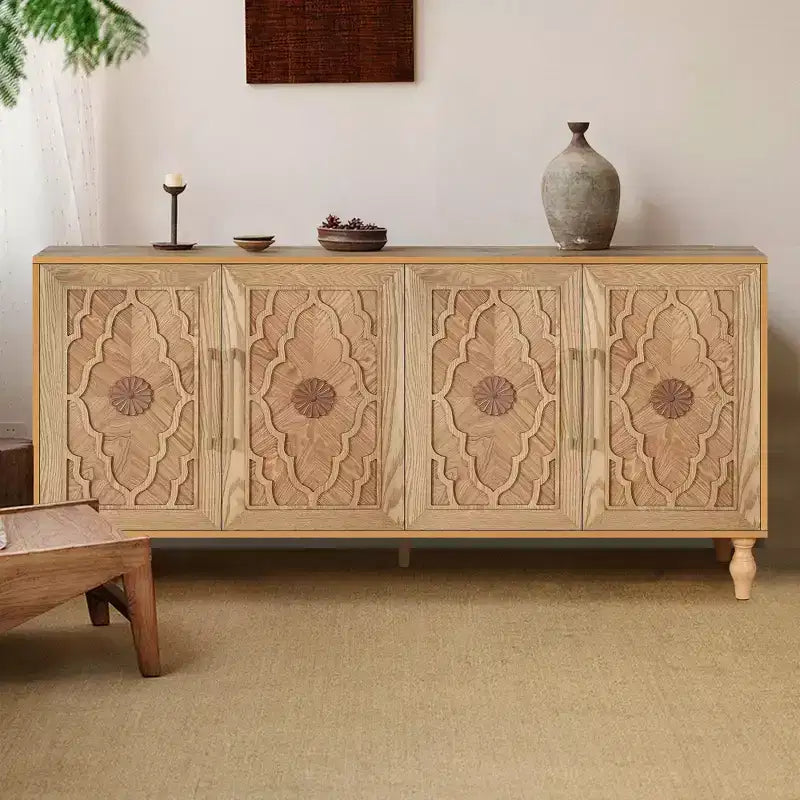 Grande mobile contenitore con maniglia in metallo, ante intagliate a fiori, madia consolle moderna in legno con ripiani regolabili